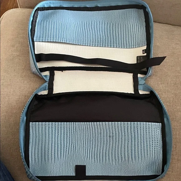 Light Blue Floral bible holder - Picture 2 of 4